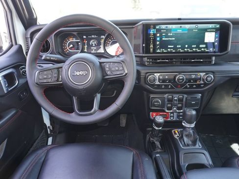 Used 2024 Jeep Wrangler Unlimited Rubicon AWD/4WD image 11