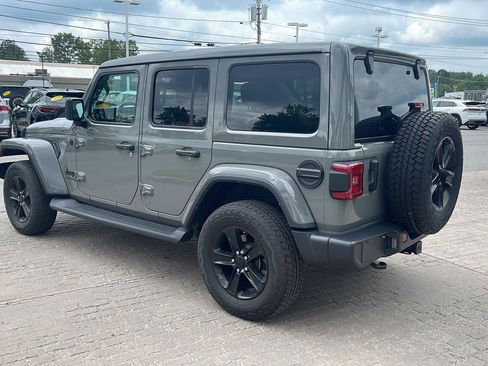 Used 2022 Jeep Wrangler Unlimited Sahara AWD/4WD image 4