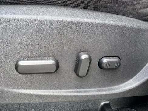 Certified 2017 Ford Escape Titanium FWD image 19