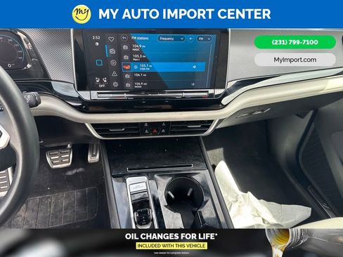 Used 2025 Volkswagen Atlas Cross Sport SEL Premium R-Line AWD/4WD image 10