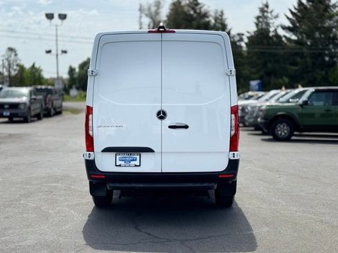 Used 2021 Mercedes-Benz Sprinter 2500 image 10