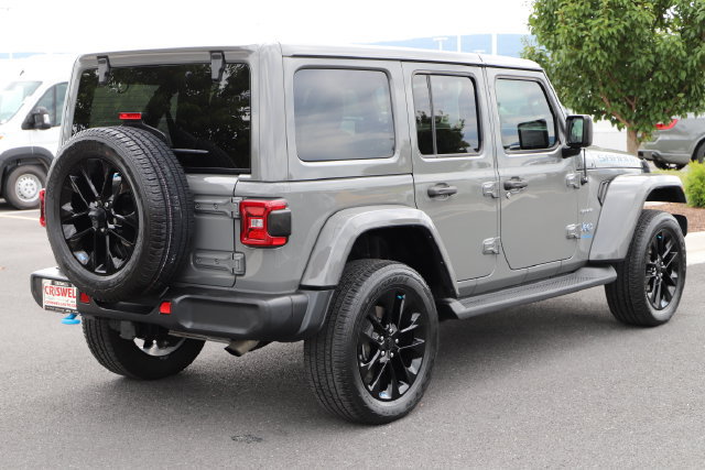 Used 2022 Jeep Wrangler Unlimited Sahara AWD/4WD image 4