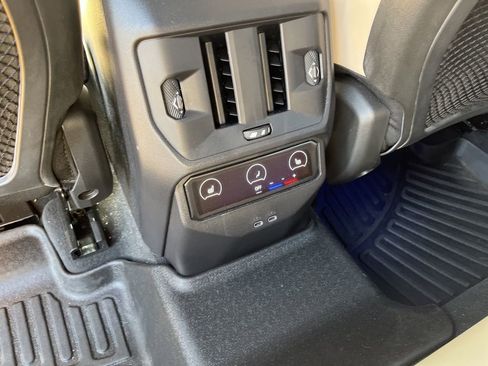 Used 2025 BMW X3 xDrive30i w/ Premium Package image 8