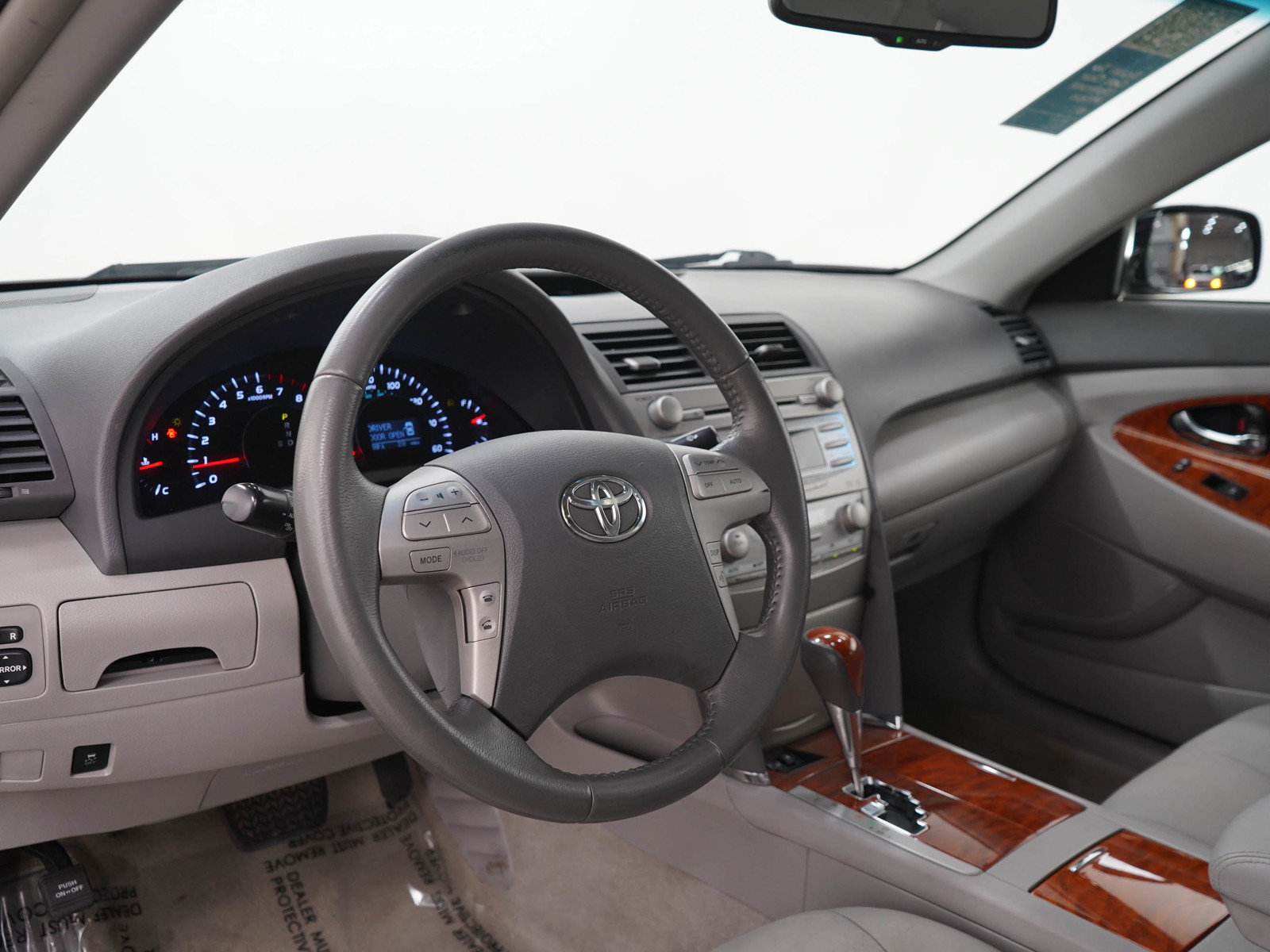 Used 2011 Toyota Camry XLE w/ XLE Extra-Value Pkg #1 FWD image 23