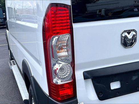Used 2025 RAM ProMaster 2500 w/ U-Haul Equipment Group FWD image 28