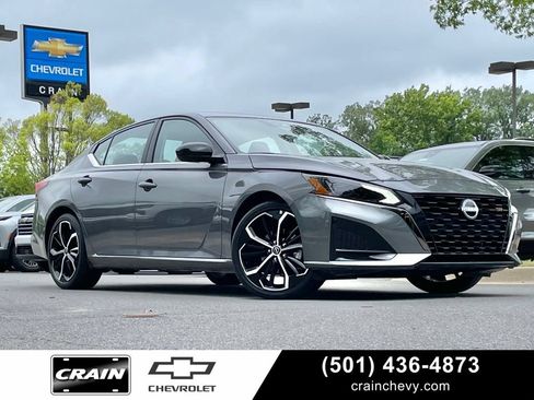 Used 2025 Nissan Altima 2.5 SR FWD image 1