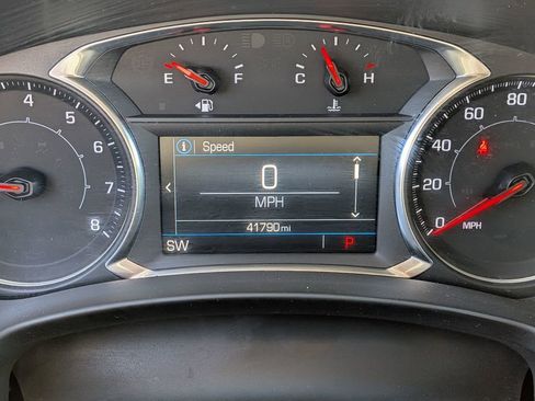 Used 2024 GMC Terrain SLE image 16