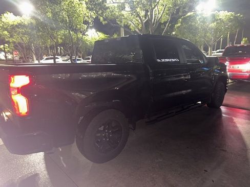 Used 2021 Chevrolet Silverado 1500 RST image 2