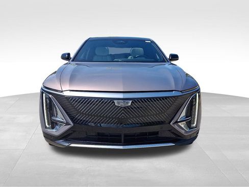 Used 2024 Cadillac Lyriq Luxury AWD/4WD image 2