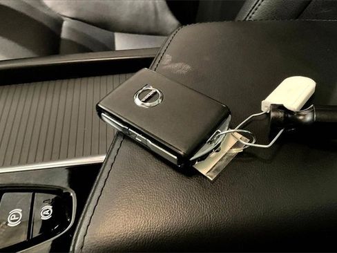 Certified 2024 Volvo XC60 B5 Core image 11