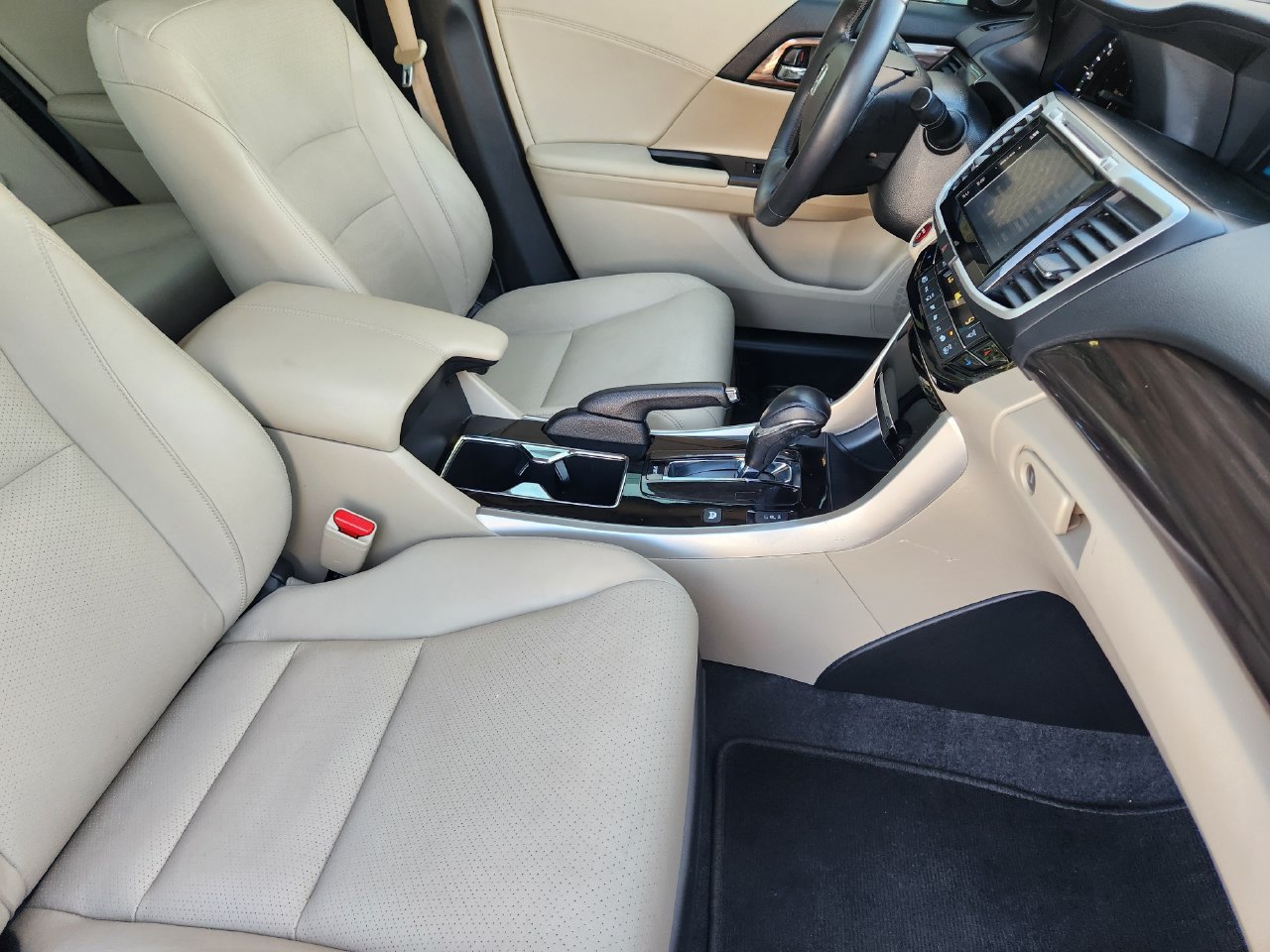 Used 2017 Honda Accord EX-L image 13
