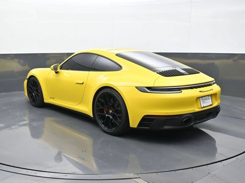 Certified 2024 Porsche 911 Carrera GTS RWD image 3