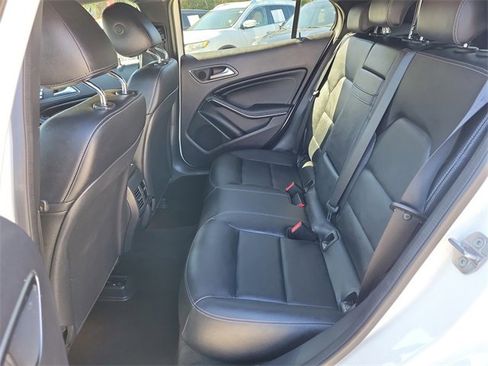 Used 2019 Mercedes-Benz GLA 250 4MATIC image 14