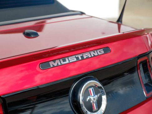 Used 2013 Ford Mustang Premium image 40