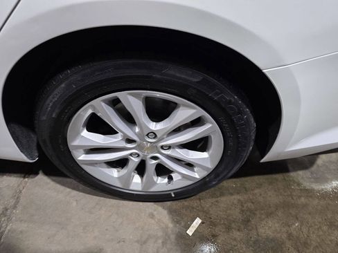 Used 2018 Chevrolet Malibu LT image 23