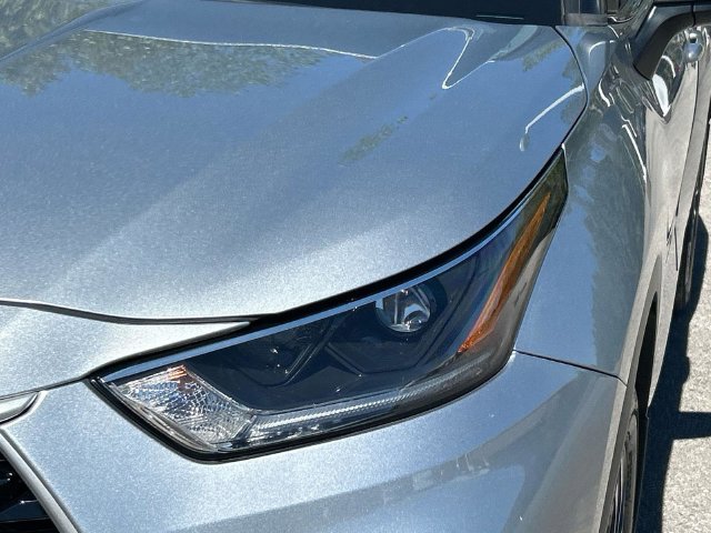Used 2021 Toyota Highlander XLE FWD image 9