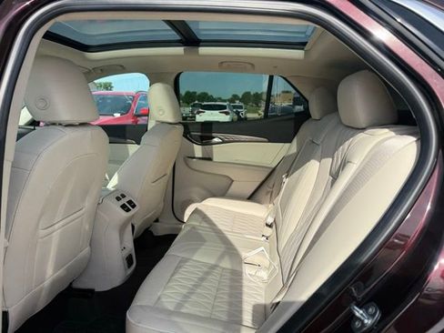 Used 2023 Buick Envision Avenir FWD image 17