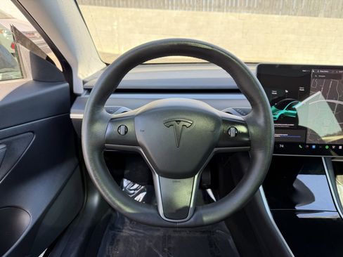 Used 2020 Tesla Model 3 Standard Range Plus image 14