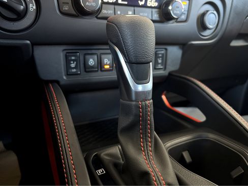 New 2026 Nissan Frontier PRO-4X w/ Pro-4x Convenience Package image 15