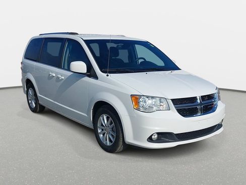 Used 2019 Dodge Grand Caravan SXT FWD image 3