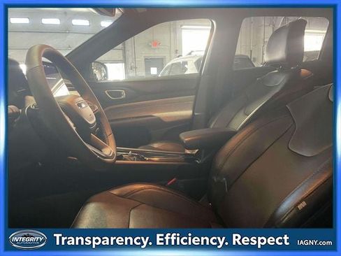 Used 2023 Jeep Compass Latitude AWD/4WD image 15
