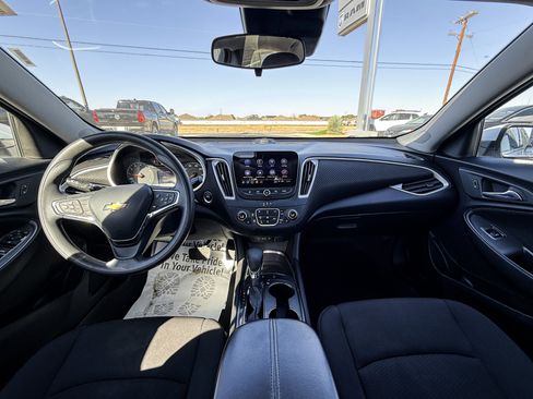 Used 2024 Chevrolet Malibu LT image 10