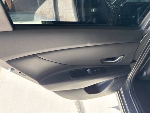 Used 2023 Hyundai Elantra Limited FWD image 14