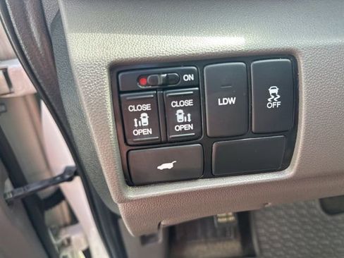 Used 2016 Honda Odyssey EX-L image 23