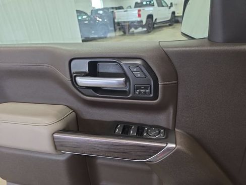 Used 2022 Chevrolet Silverado 1500 LTZ AWD/4WD image 19