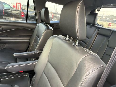 Used 2019 Honda Pilot Touring image 38