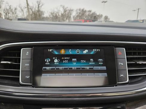 Used 2018 Buick Enclave Premium image 12