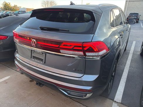 Used 2024 Volkswagen Atlas Cross Sport SE image 6