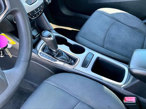 Used 2018 Chevrolet Cruze LS FWD image 13