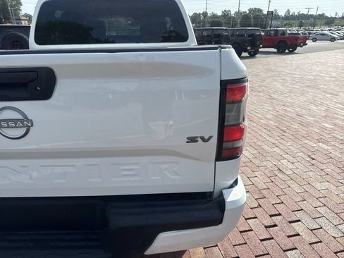Used 2022 Nissan Frontier SV RWD image 11
