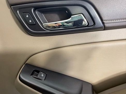 Used 2017 GMC Yukon SLT w/ Open Road Package image 29