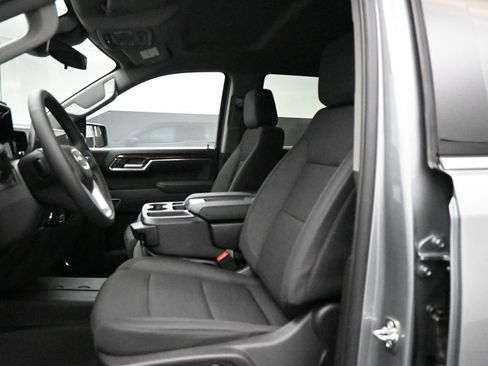 New 2026 GMC Sierra 1500 SLE image 10