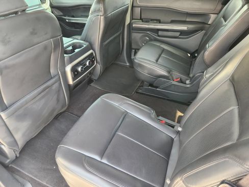 Used 2023 Ford Expedition XLT RWD image 32