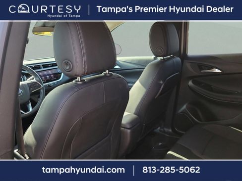 Used 2021 Buick Encore GX Select image 10