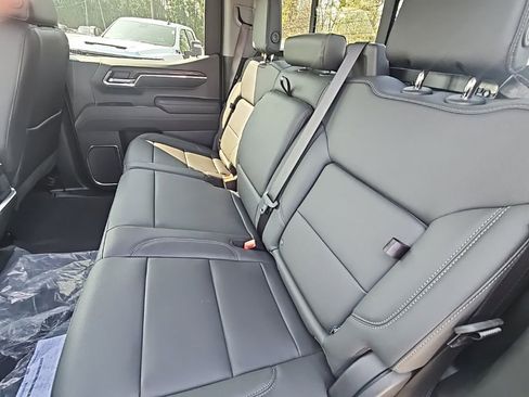 New 2026 GMC Sierra 1500 SLT image 14