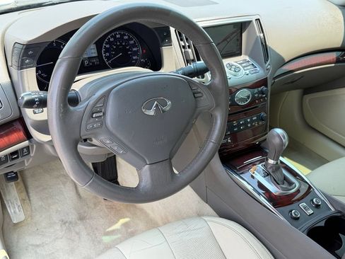 Used 2011 INFINITI G37 Convertible w/ Premium Pkg RWD image 17