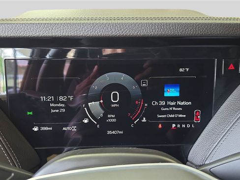 Used 2025 GMC Yukon XL Denali AWD/4WD image 10
