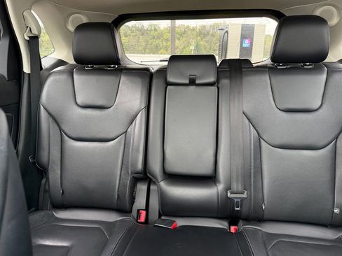 Used 2019 Ford Edge Titanium w/ Equipment Group 301A AWD/4WD image 35