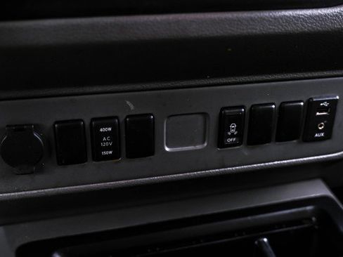 Used 2019 Nissan NV 2500 SV w/ Navigation Package image 23