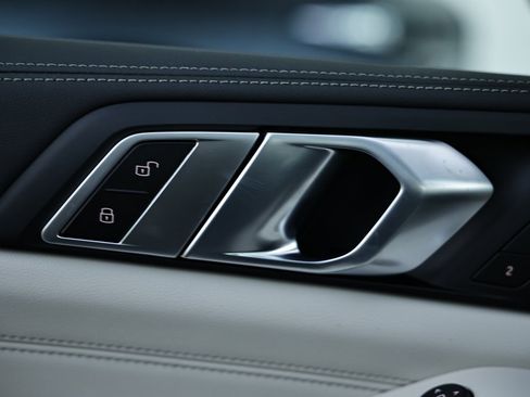 New 2026 BMW X5 xDrive50e w/ Executive Package image 16