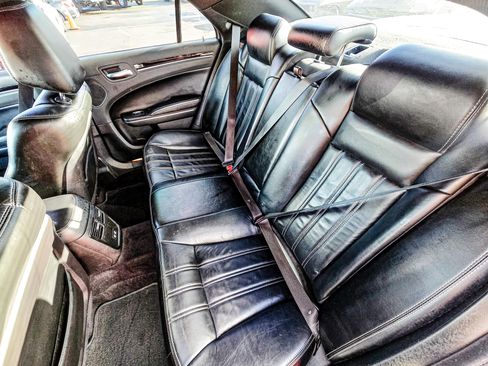 Used 2019 Chrysler 300 S image 12