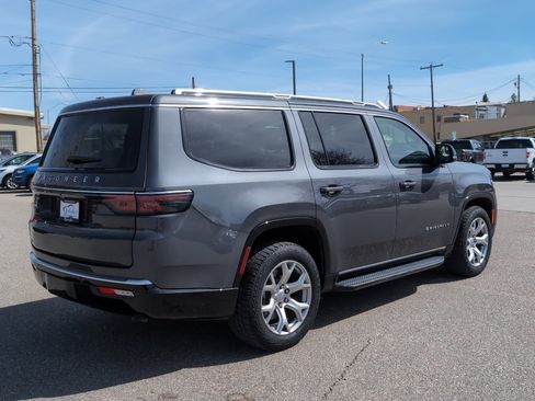 Used 2023 Jeep Wagoneer 4WD image 6