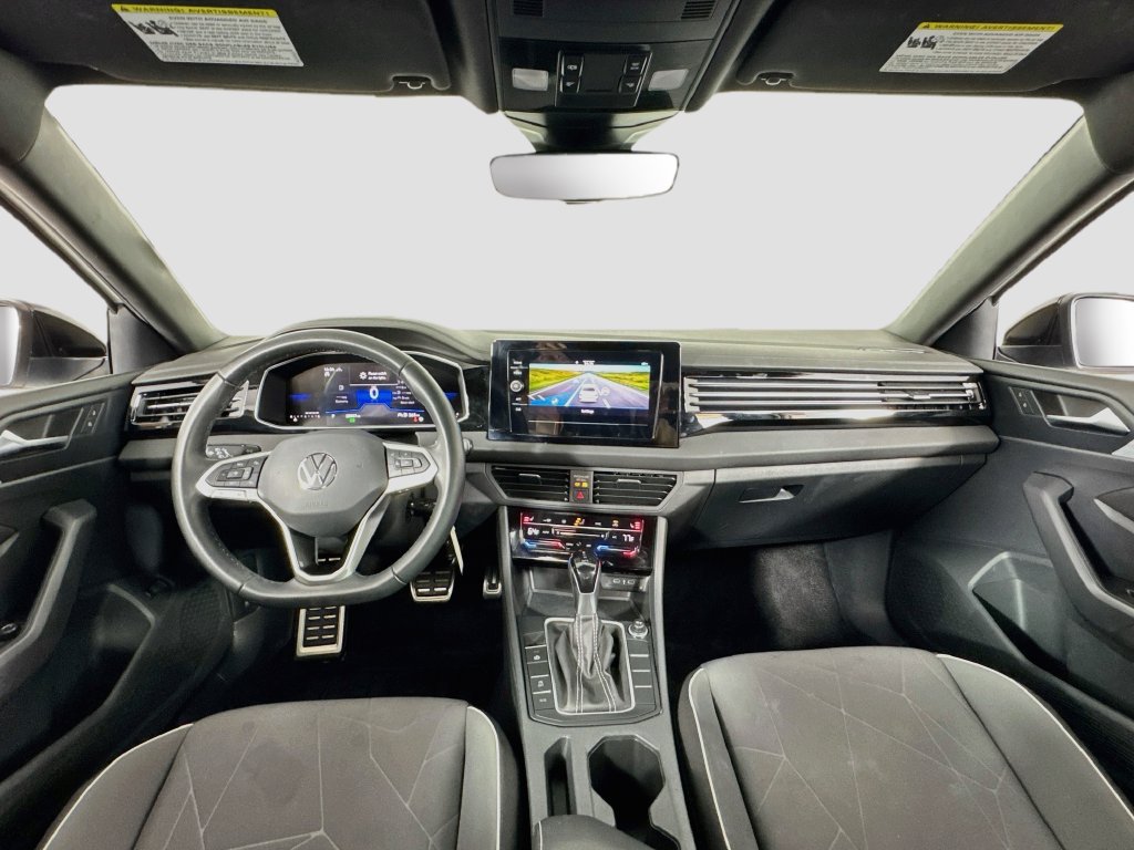 Used 2025 Volkswagen Jetta Sport FWD image 16