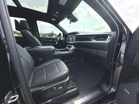 Used 2023 GMC Yukon Denali w/ Denali Reserve Package AWD/4WD image 30