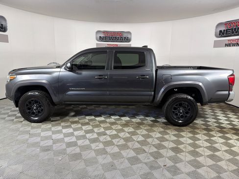 Used 2021 Toyota Tacoma SR5 RWD image 6