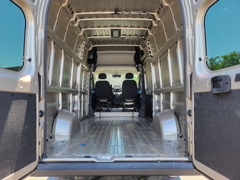 Used 2026 RAM ProMaster 3500 w/ Quick Order Package 22G SLT FWD image 18